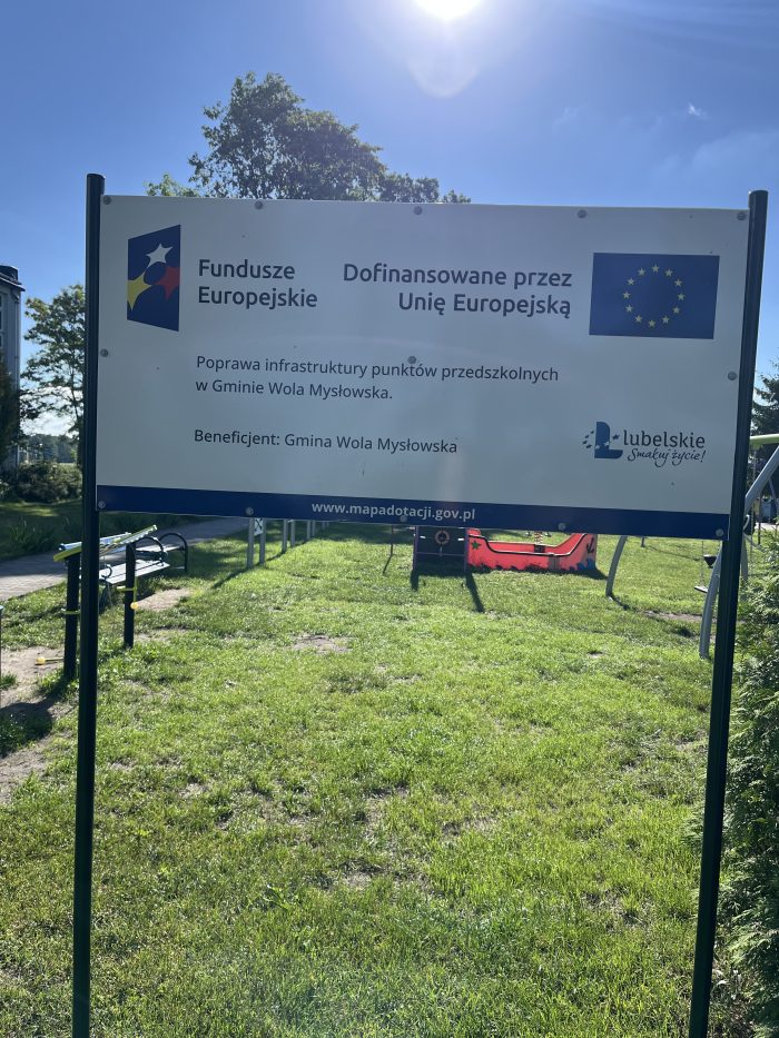 Miniaturka artykułu Nowe place zabaw przy szkołach już gotowe!